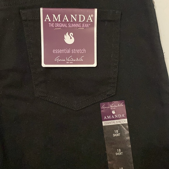 ❤️NWT Black Gloria Vanderbilt Slimming Jeans - Picture 2 of 2